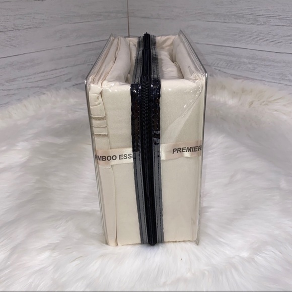 ⭐️SALE⭐️Full 4pc French Vanilla Bedsheets - Picture 3 of 5